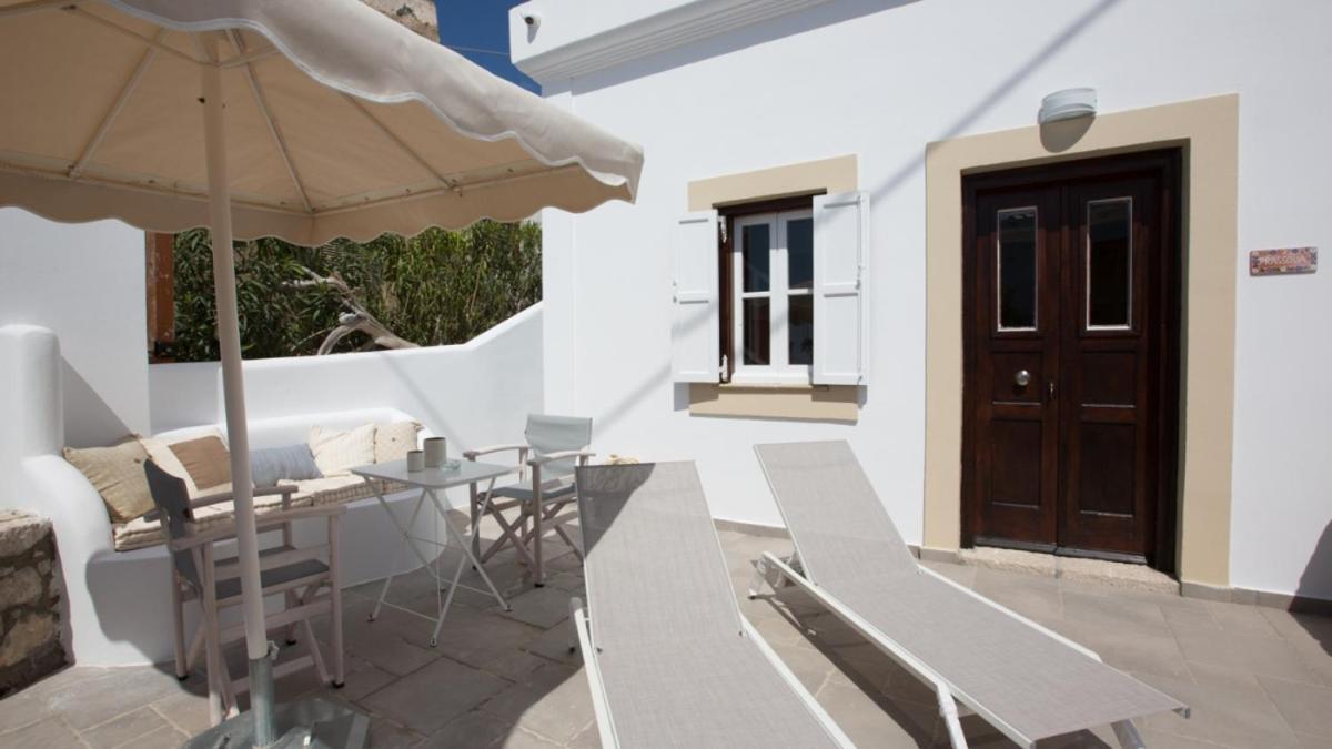 Chic & Modern Apartments With Swim Access Chalki Town Buitenkant foto