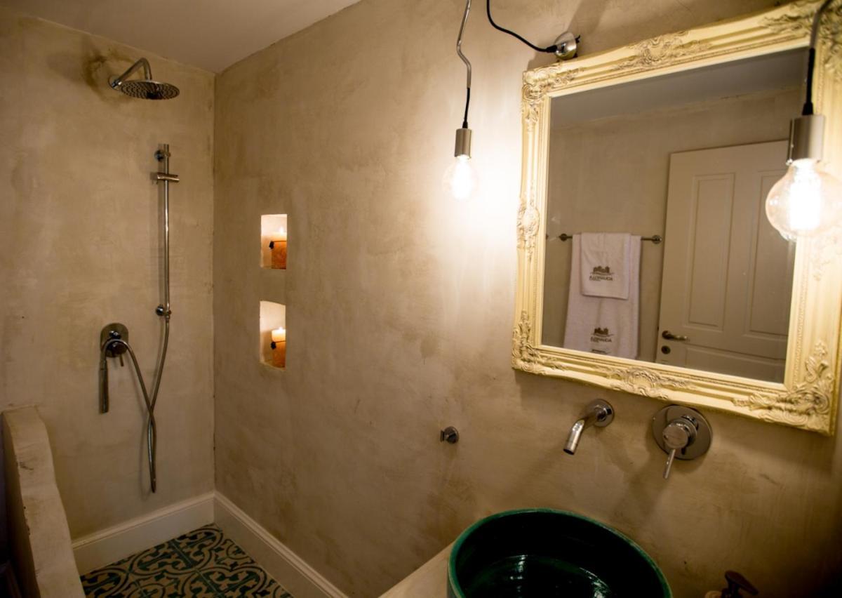 Chic & Modern Apartments With Swim Access Chalki Town Buitenkant foto