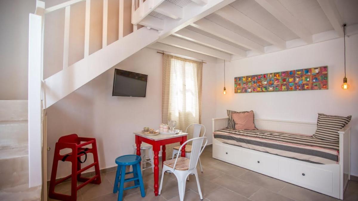 Chic & Modern Apartments With Swim Access Chalki Town Buitenkant foto